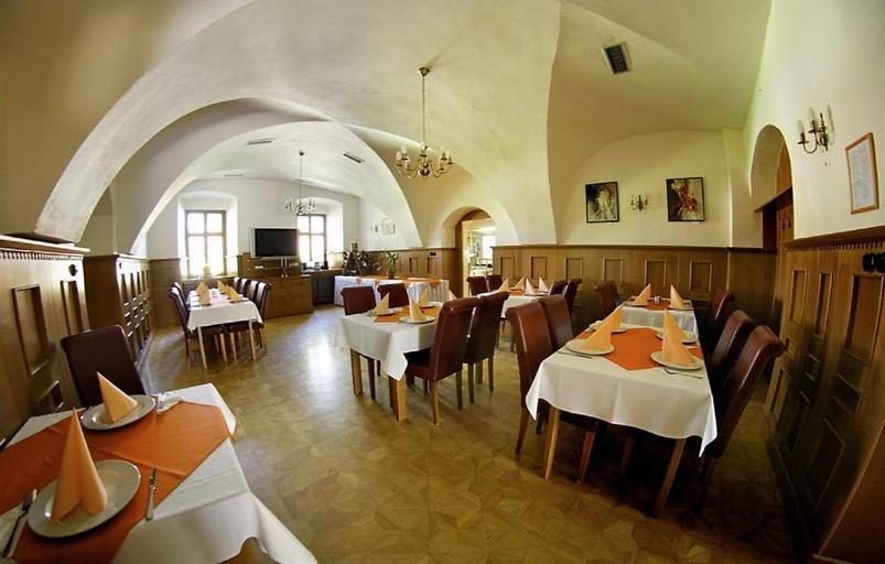 Food & Drinks, Kastiel Lucivna, Poprad