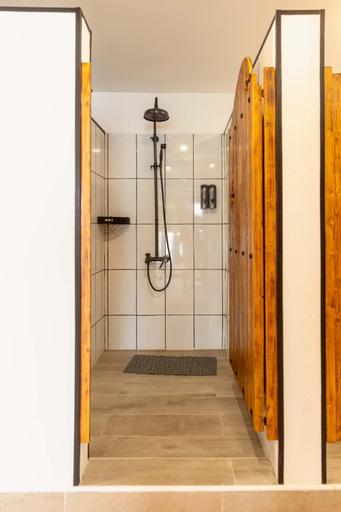 Bathroom 4, La estrella del mediterraneo, Tarragona