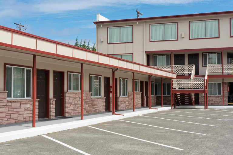 Others 2, Flagstone Motel, Clallam