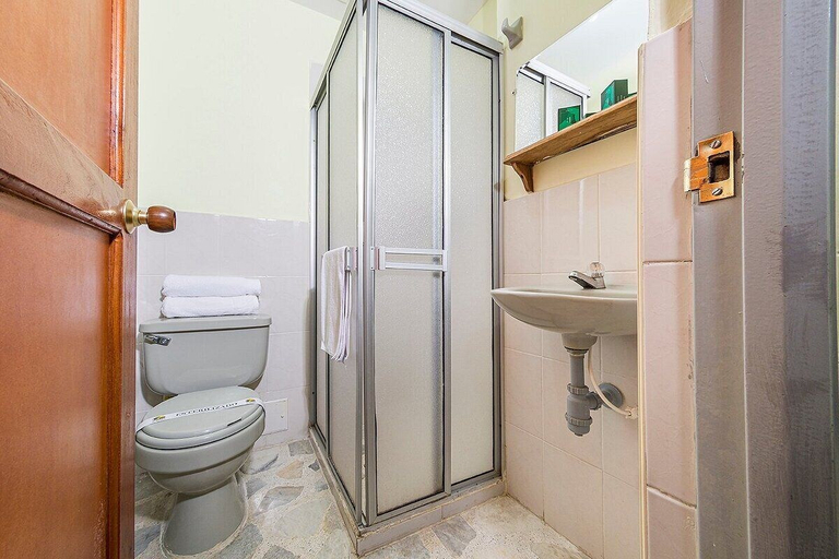 Bathroom 4, HOTEL EL BOSQUE ARMENIA, Armenia