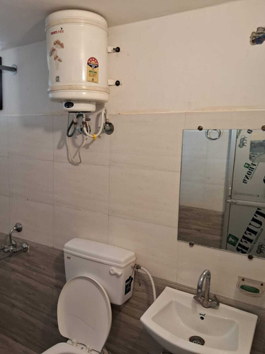 Bathroom 4, RK LAWNS, Gonda
