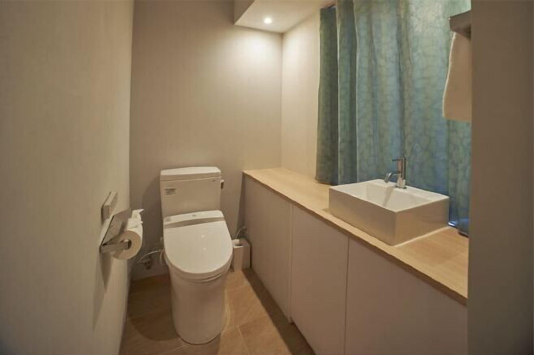 Bathroom 17