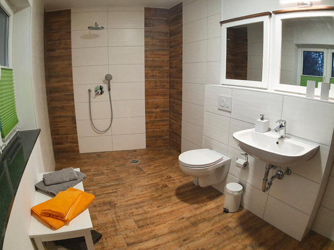 Bathroom 2, Ferienhaus Kaiserhof, Leipzig