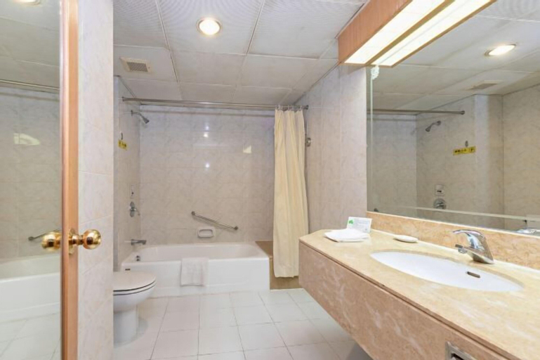 Bathroom 9