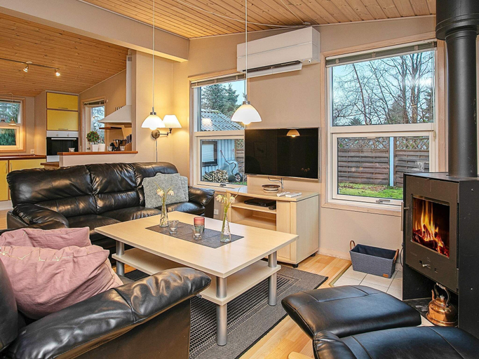 Others 5, Modern Holiday Home With Whirlpool in Væggerløse, Guldborgsund