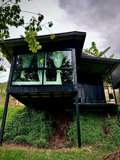 Exterior 9