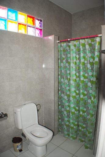 Bathroom 2, Joah Inn Appartementen, Rainville