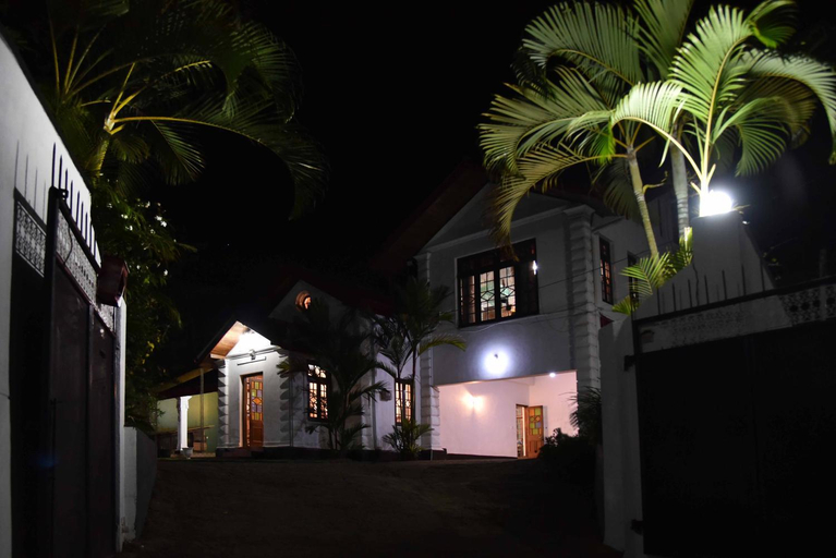 Others 5, Antique Tourists Lodge, K.F.G. & G. Korale