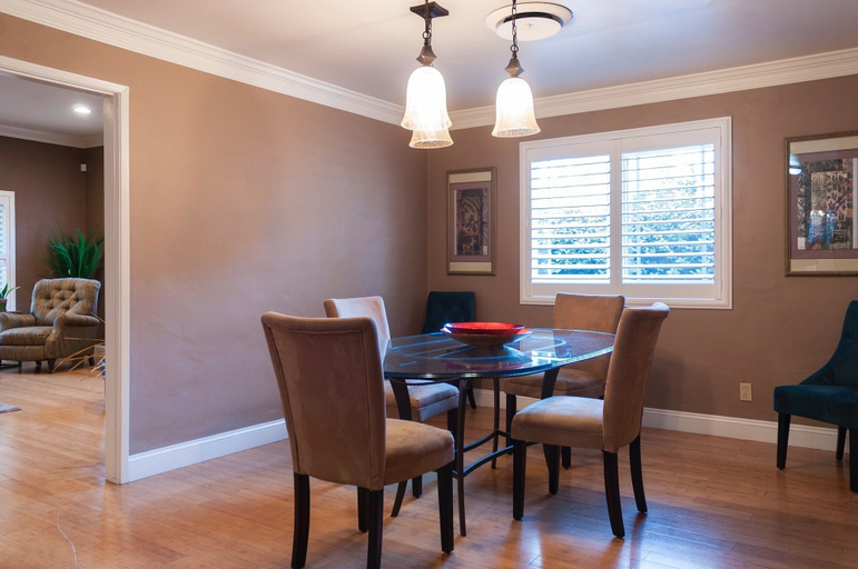 Dining Room 8