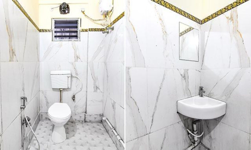 Bathroom 2, Hotel Narayanan Dumdum, North 24 Parganas