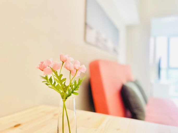 Others 4, Uptown Parksuites BGC, Taguig