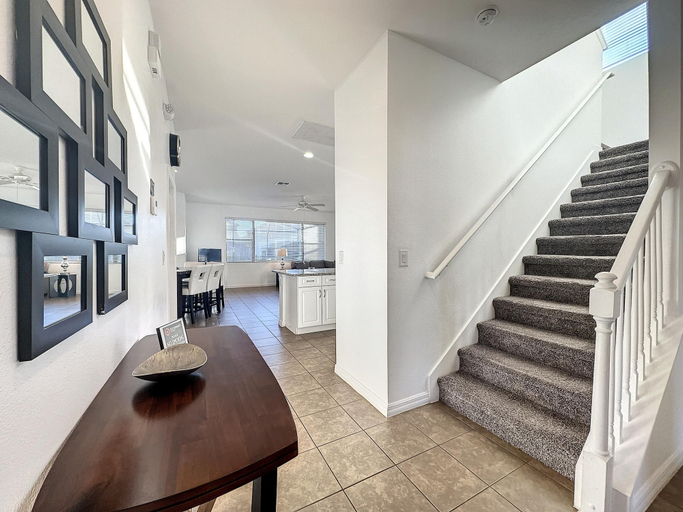 Room 5, 5 Bed South Facing Pool Close to Disney, Polk