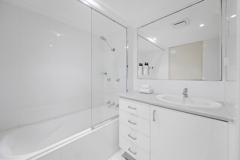 Bathroom 19