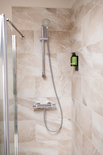 Bathroom 4, Stonehenge Courtyard, Wiltshire