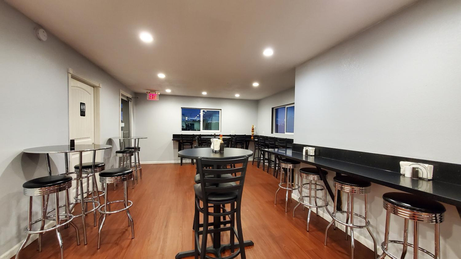 Food & Drinks 5, Ramada by Wyndham Flagstaff East, Coconino