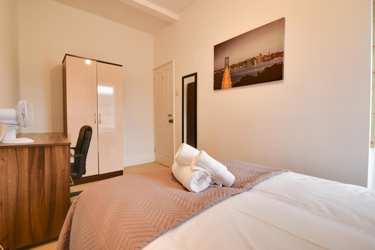 Bedroom 2, Two Bedroom Serviced Apartment, Luton
