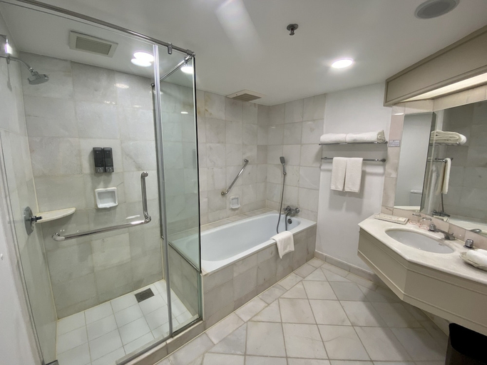 Bathroom 5, Sabah Hotel Sandakan, Sandakan