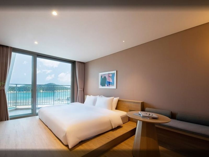 Bedroom 2, The Weekand Resort, Jung