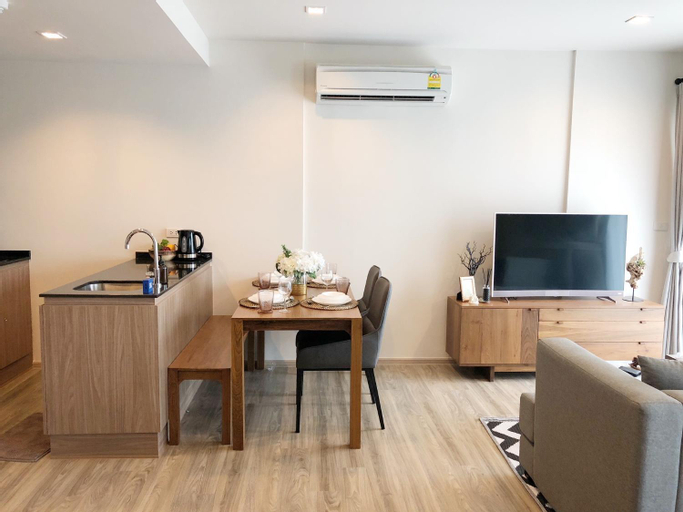 Dining Room 12