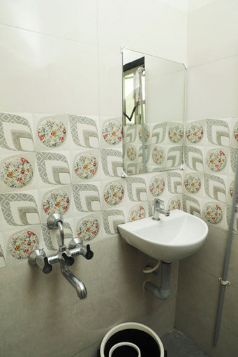 Bathroom 2, HOTEL HERAA INN, Dakshina Kannada