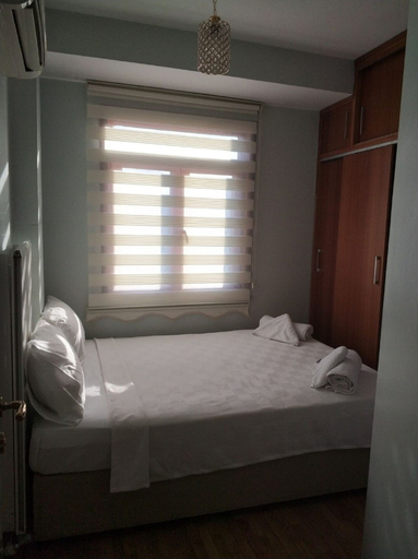 Bedroom 4, Omar Sultan Park Suites, Beyoğlu
