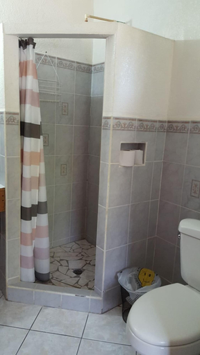 Bathroom 4, La Casa de Don David, Flores