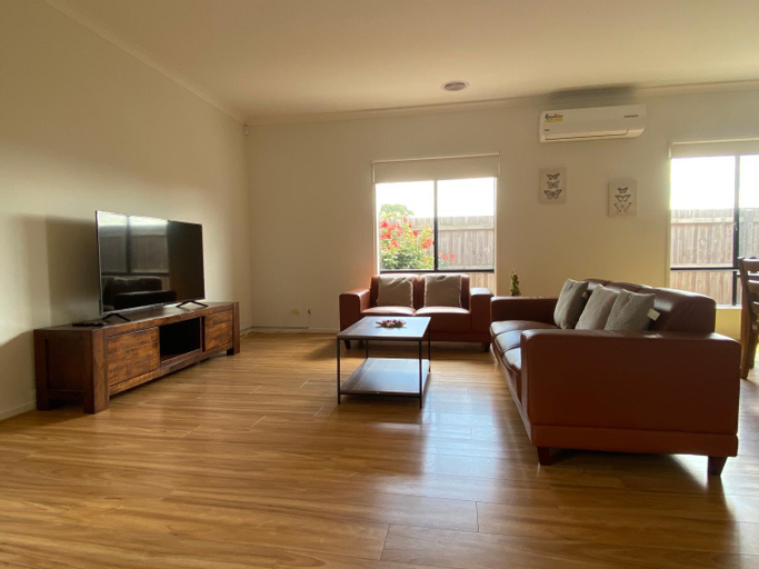 Others 5, London Park Resort, Casey - Berwick