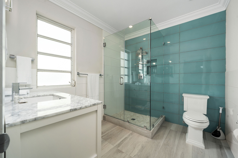 Bathroom 3, Orchid House