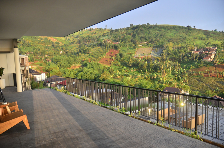 Exterior & Views 4, Green Hill Mountain City View Villa 8 bedrooms with a private heated swimming pool and a movie room, Bandung