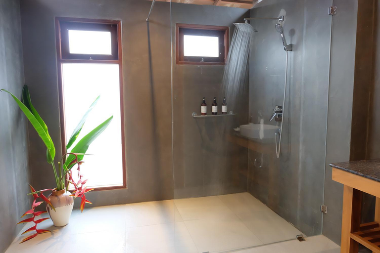 Bathroom 5, Koh Ma Beach Resort, Ko Phangan
