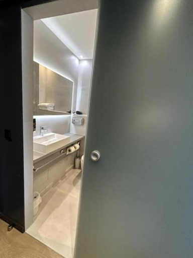 Bathroom 3, Zi Hotel and Lounge, Karlsruhe