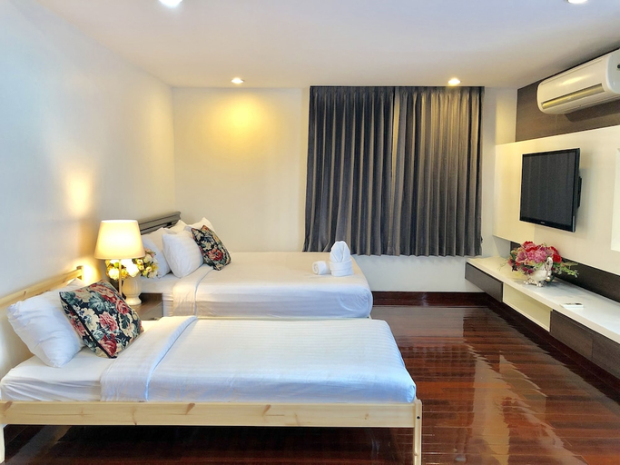 Bedroom 2, 14 Place Sukhumvit Suites, Khlong Toey