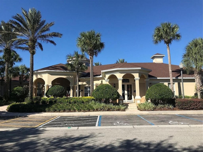 Room 5, 3 BR 2 Miles to Disney Pool Free Wifi and More, Osceola