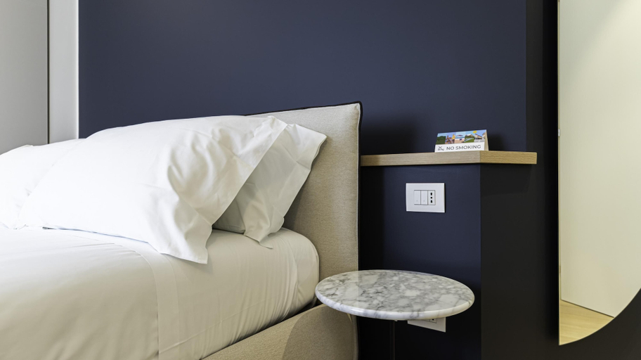 Bedroom 3, Transiti 20 in Milan, Milano