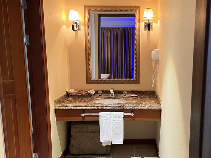 Bathroom 4, Hotel International, Changwon