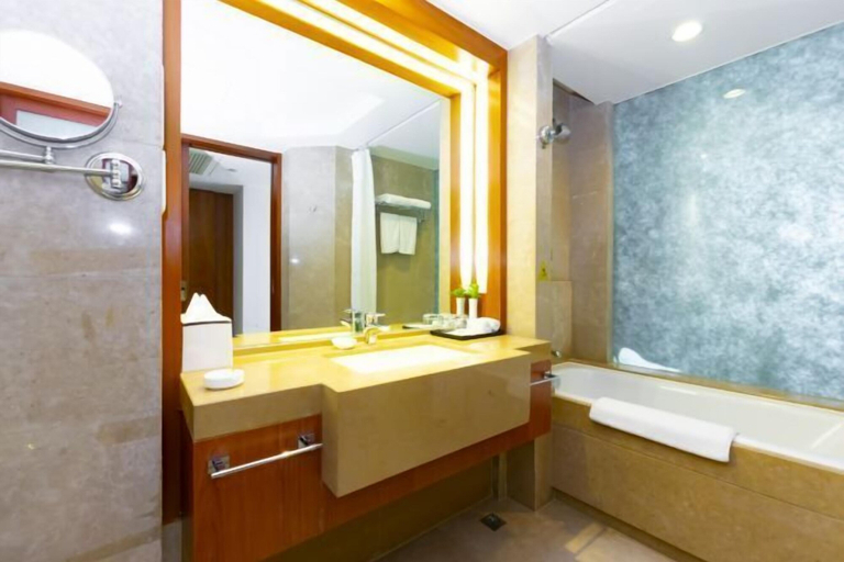 Bathroom 5, Peninsula Hotel, Ningbo
