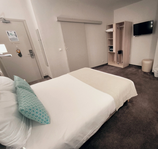 Bedroom 3, Hôtel du Midi, Alpes-Maritimes