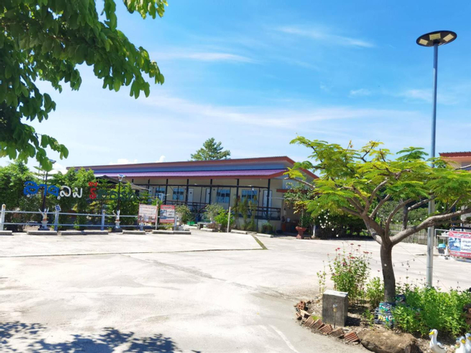 Exterior 1