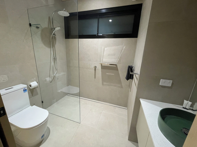 Bathroom 4, BIG4 Carnarvon Gorge Holiday Park, Bauhinia