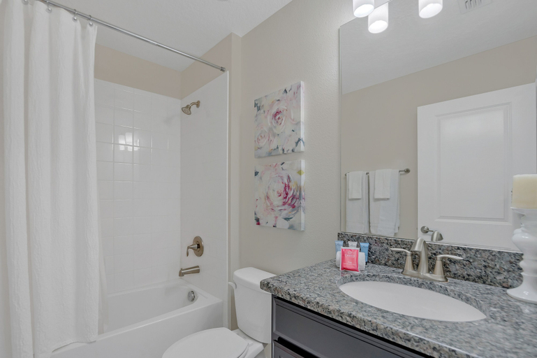 Bathroom 4, Lakeview Home w/ Private Pool & Free Water Park!, Osceola
