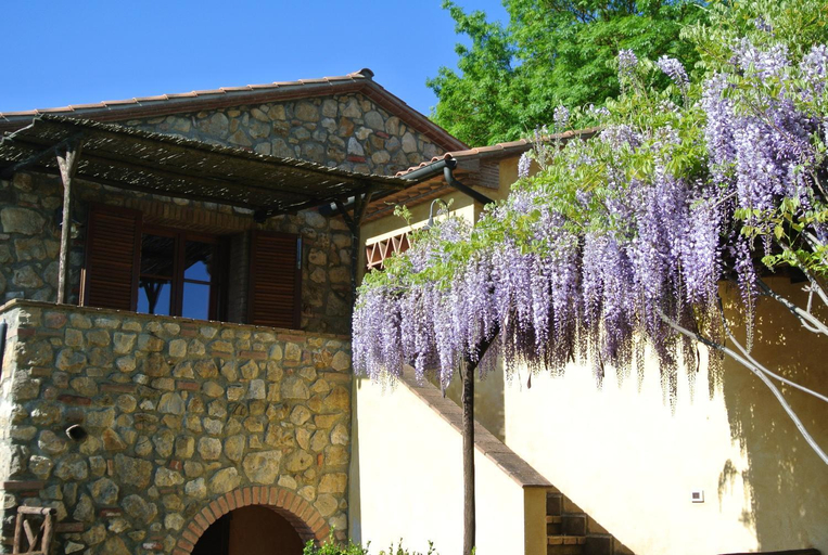 Others 4, Borgo di Monte Murlo, Pisa