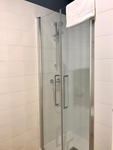 Bathroom 2, Albergue O Burgo, A Coruña