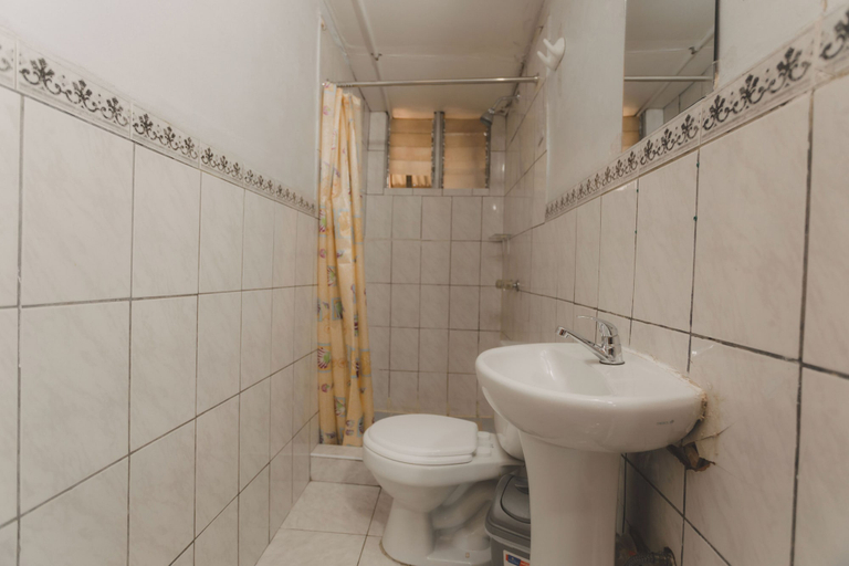 Bathroom, Lucios Hostal, Cusco