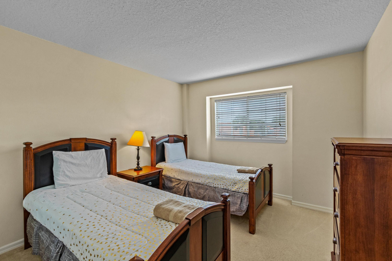 Room 3, Family Ready in Gated Community Near Attractions, Polk