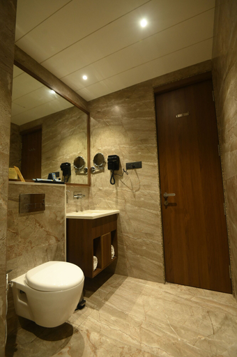 Bathroom 5, Kings Kraft Tremezzo Inn Somnath, Gir Somnath