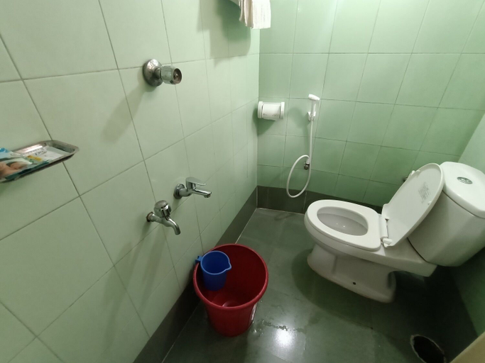 Bathroom 4, Hotel Shahin Residential, Dhaka