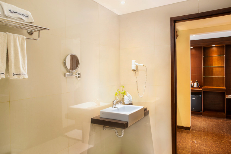 Bathroom 6