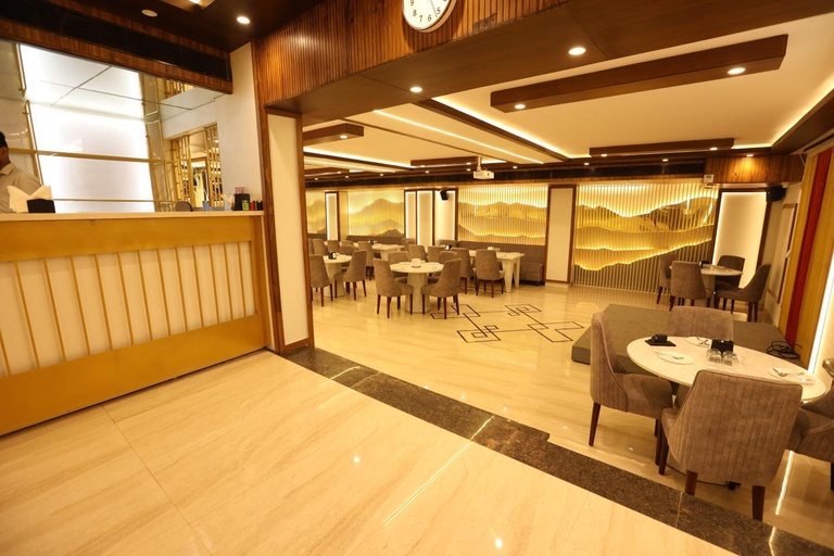 Food & Drinks 5, Hotel Lavit Couple Friendly near Faridabad Metro station, Faridabad