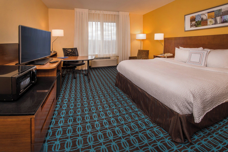 Bedroom 5, Fairfield Inn & Suites Dulles Airport Chantilly, Fairfax