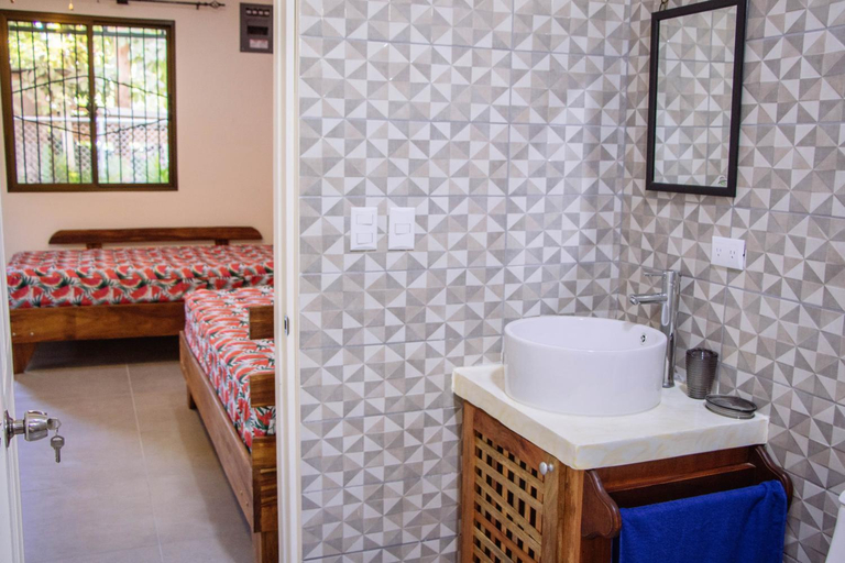 Bathroom 3, Casa Nelly Apartamentos, Nicoya